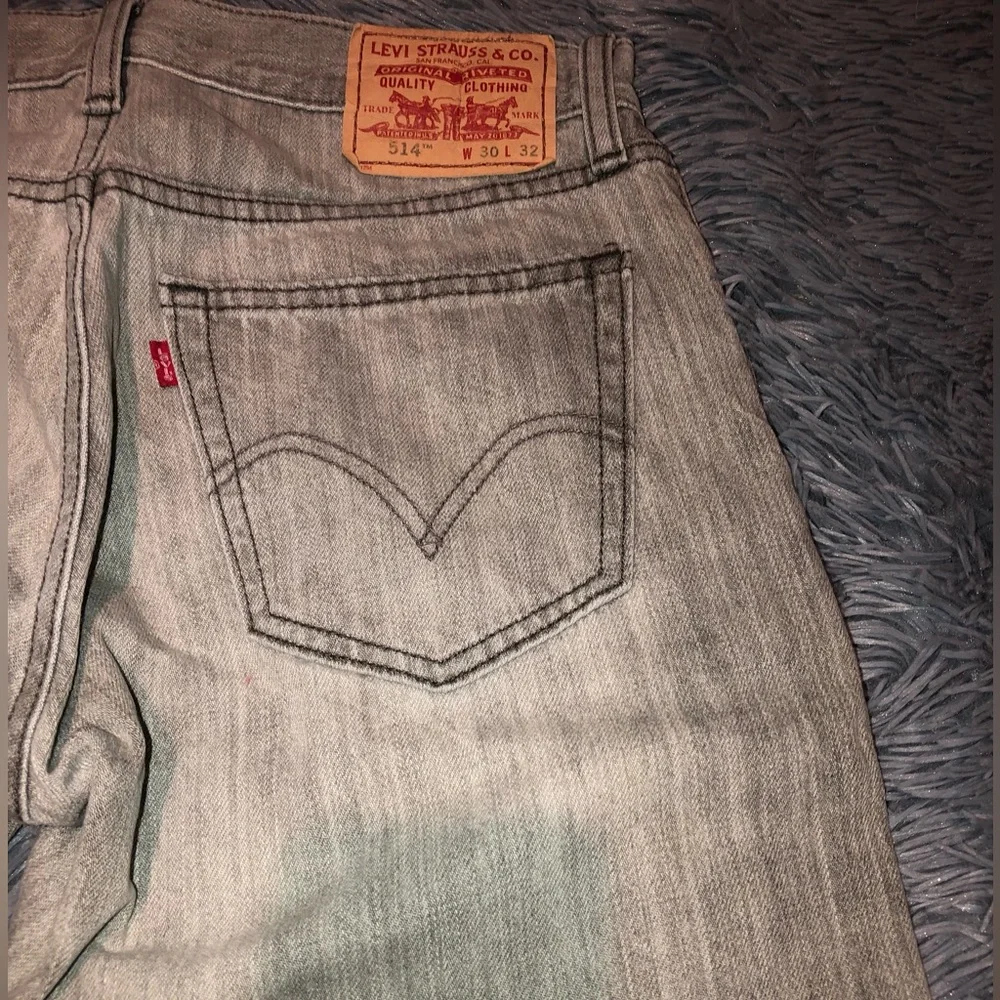 Levi's 514 Straight-Fit Men's Gray Wash Jeans  (W30 X L32)